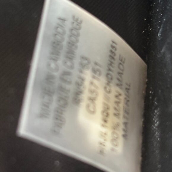 Calvin Klein Black Faux Saffiano Leather Zip Wristlet Clutch Wallet EUC - Picture 16 of 16